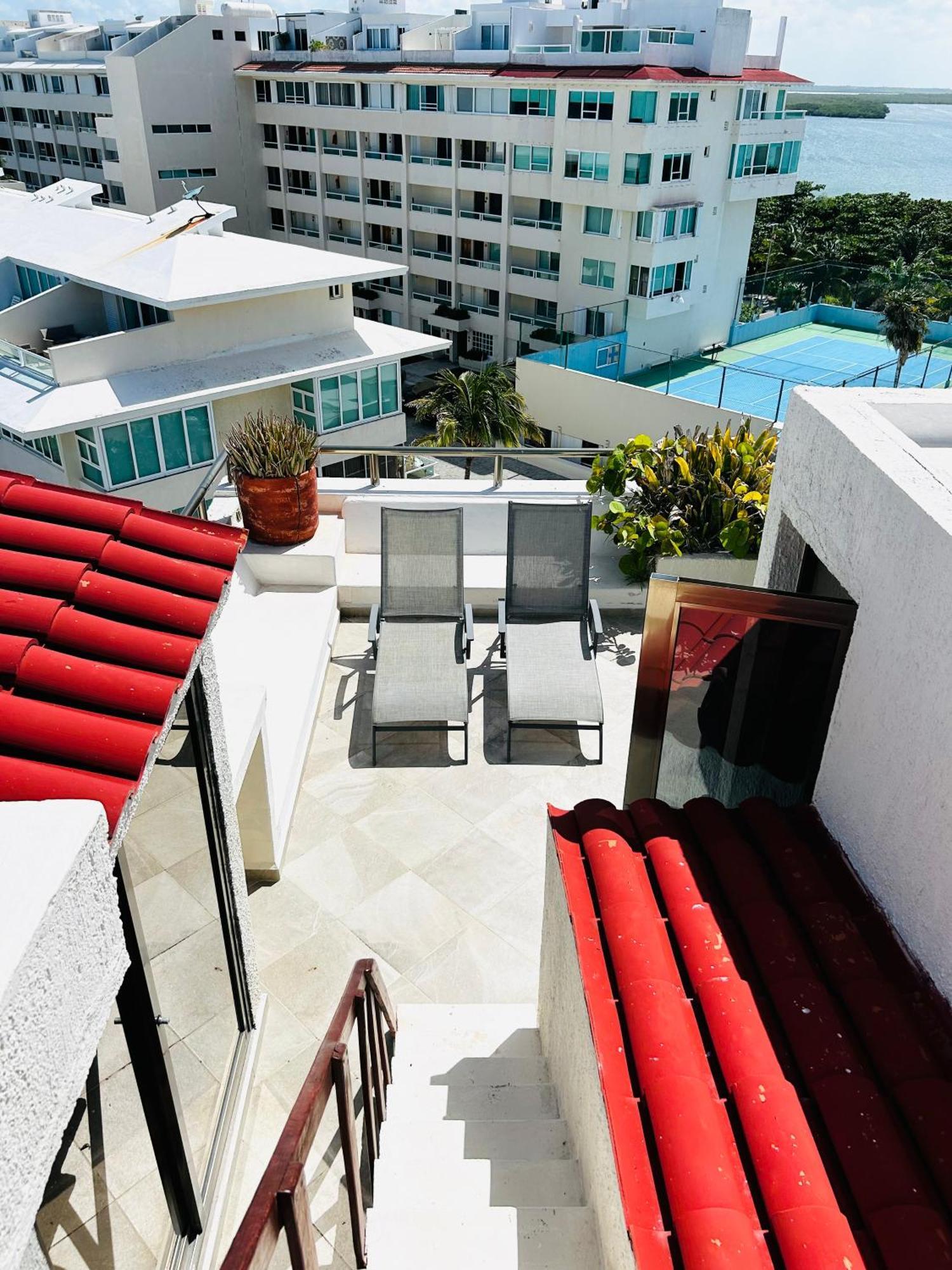 The Suites Of Solymar Cancun Exterior photo